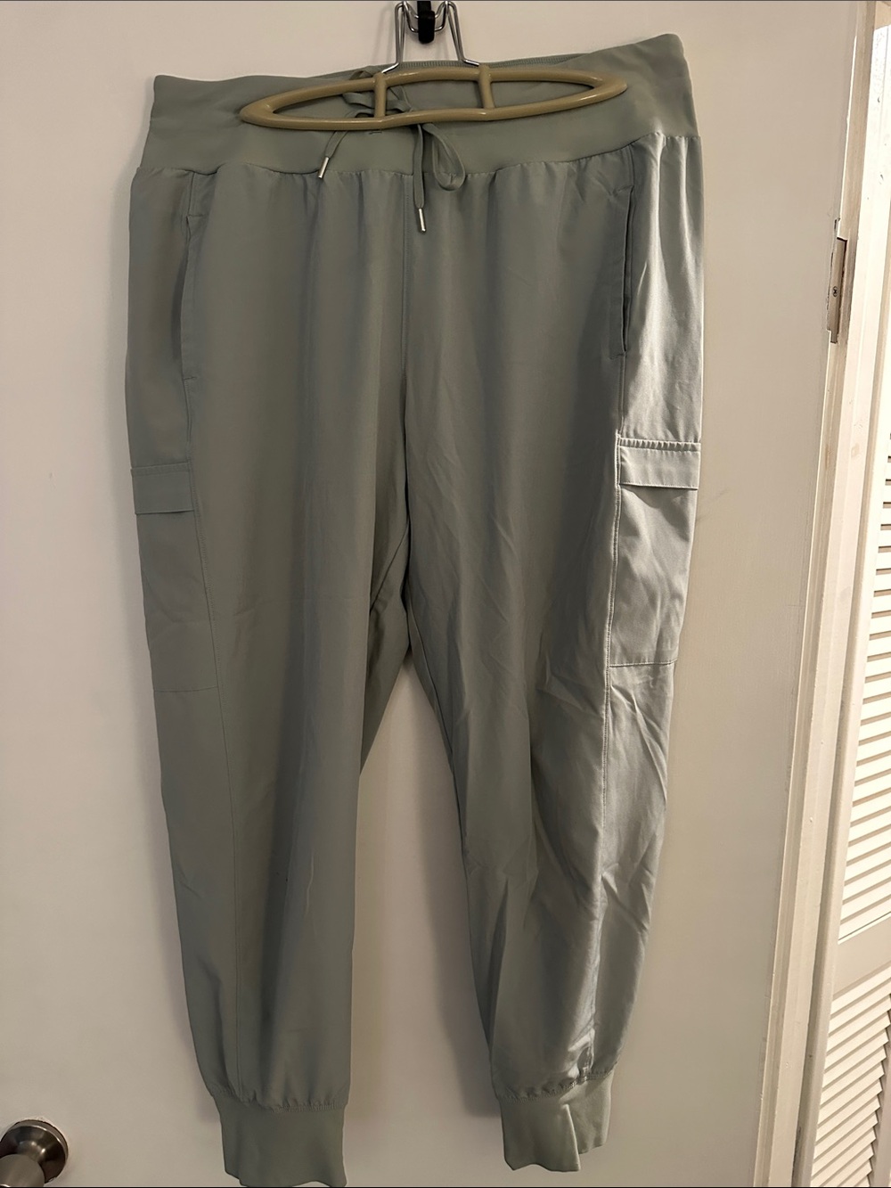 CALIA by Carrie Underwood Sage Green Women's Cargo Joggers